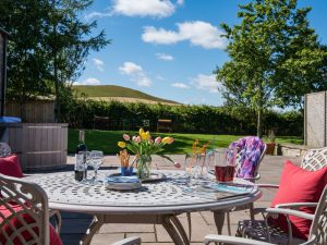 Millers Hill Patio 800