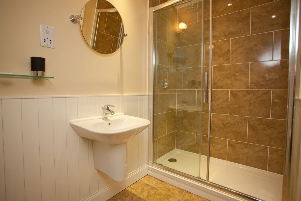 No 3 Craggy Ensuite 2