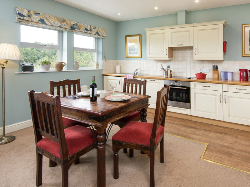 No 7 Castle Close Kitchen 2 No 7 Castle Close Kitchen 2