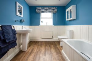 No 7 Coally Law Master Bathroom